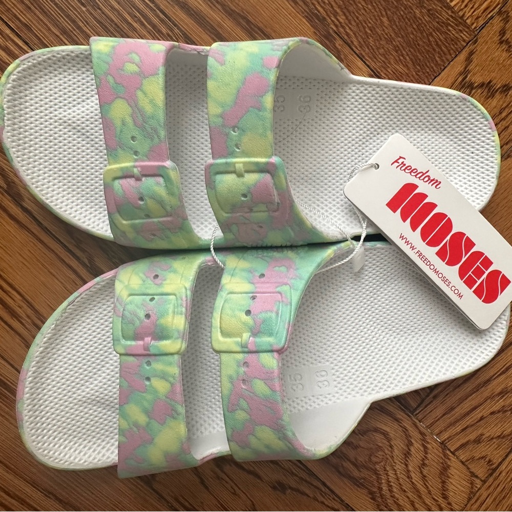 NWT Freedom Moses Girls Slides Fits US Size 2.5-3Y